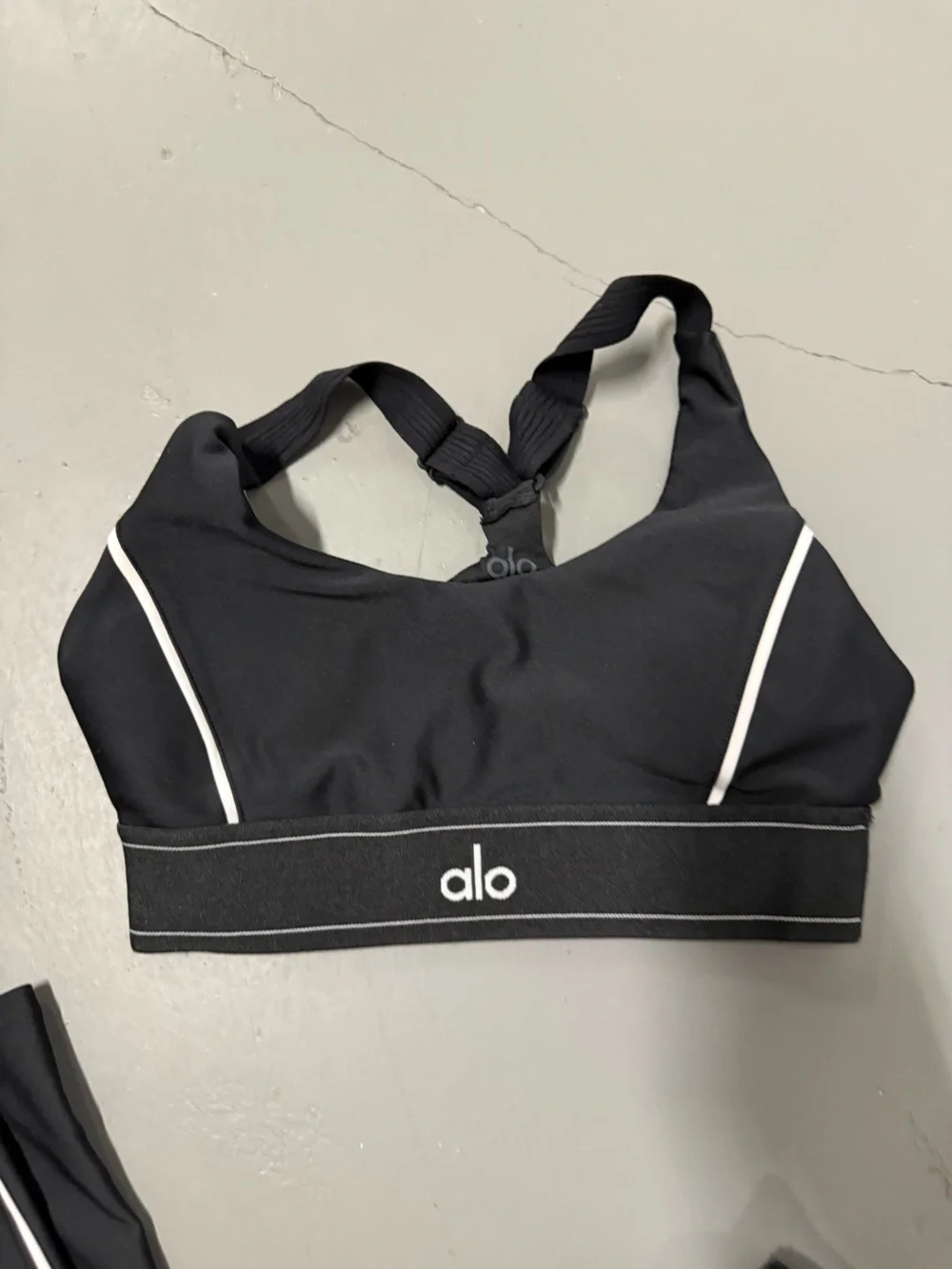 ALO Yoga sleek black